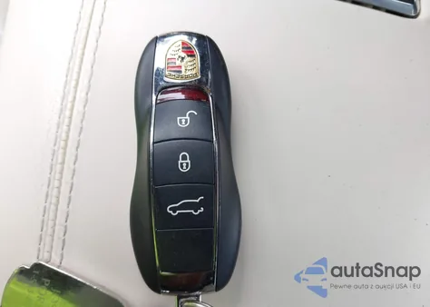 2017 Porsche Cayenne Platinum Edition z USA, uszkodzony, nr VIN WP1AA2A20HKA89404